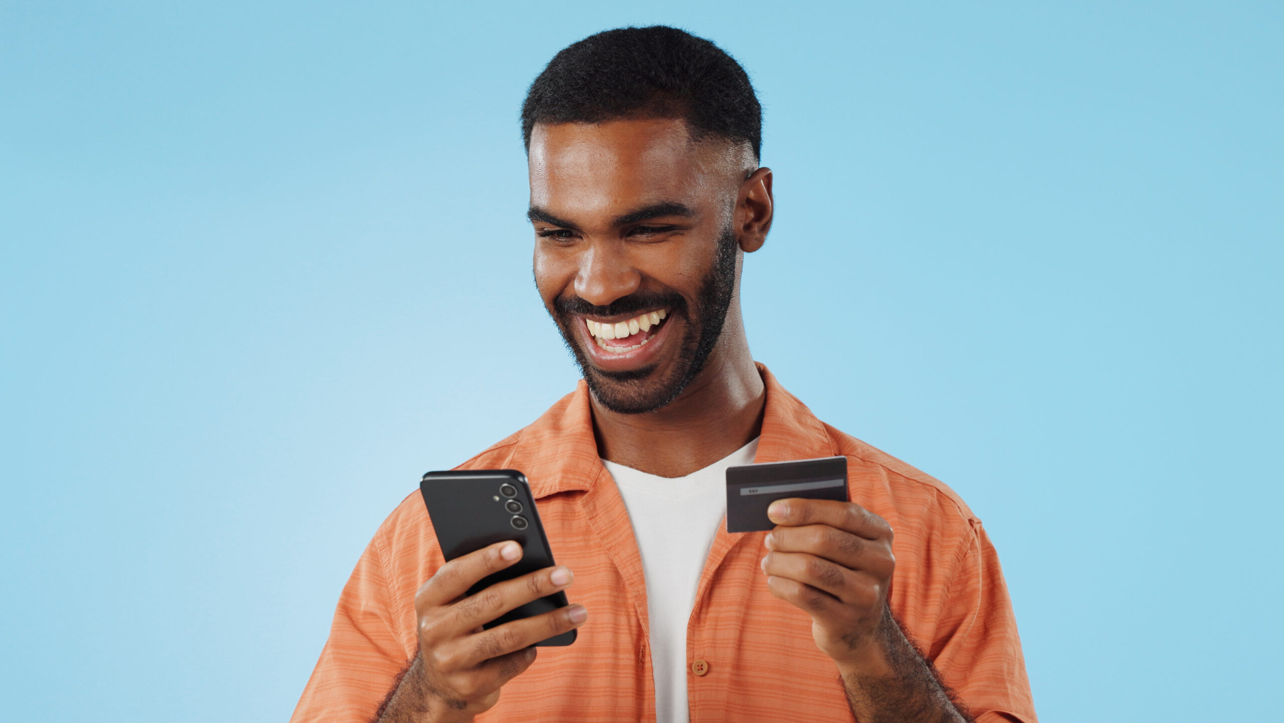 How to Use Cashback Credit Cards Alongside Coupons Without Canceling Out Your Savings